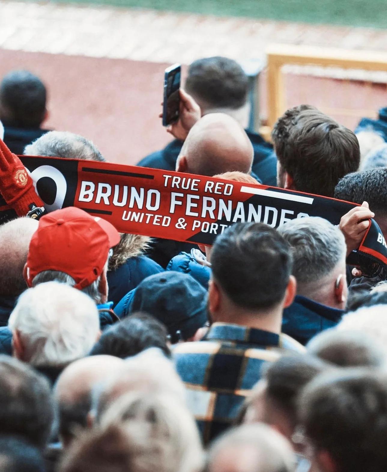 关于荷兰绝杀曼联，马尔基尼奥斯统治全场的信息