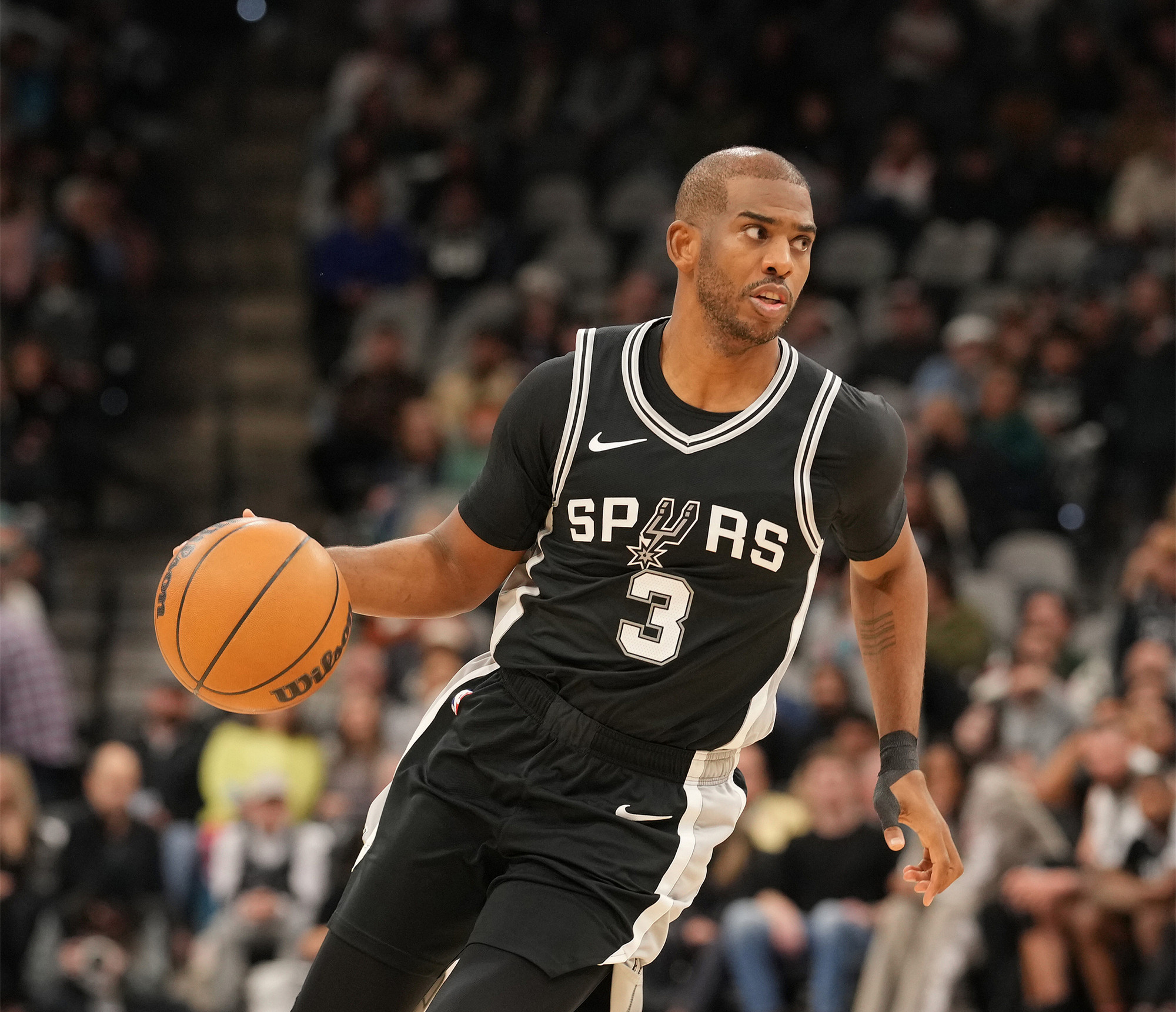 魔术鏖战鹈鹕,福克斯统治全场 魔术鏖战鹈鹕,福克斯统治全场