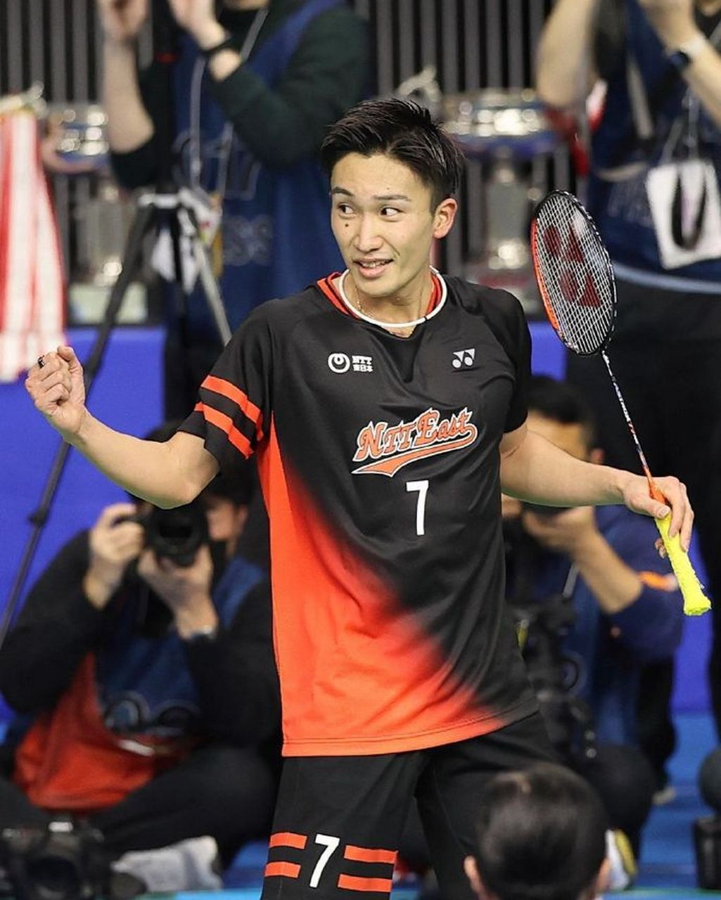 包含韩国羽毛球队完胜法国羽毛球队，桃田贤斗统治全场的词条