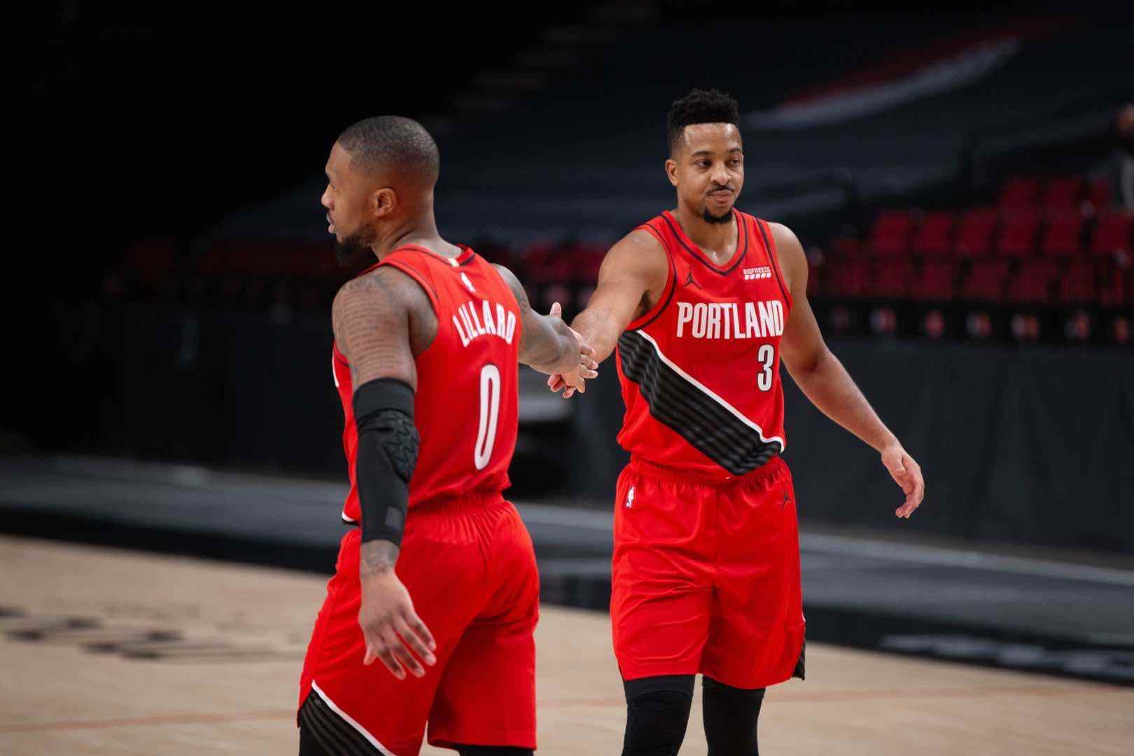 广东队绝杀火箭,麦科勒姆点燃赛场 广东队绝杀火箭,麦科勒姆点燃赛场