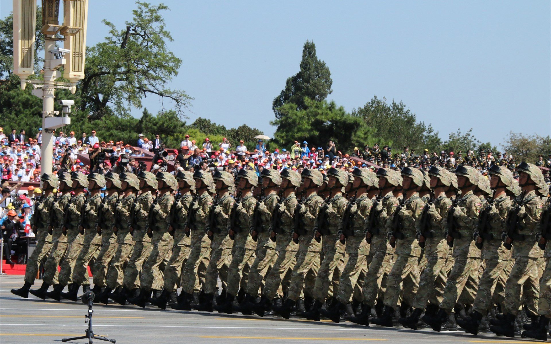 NBA季后赛之夜，足球场上的三分雨，京多安数据全面爆炸的跨界启示