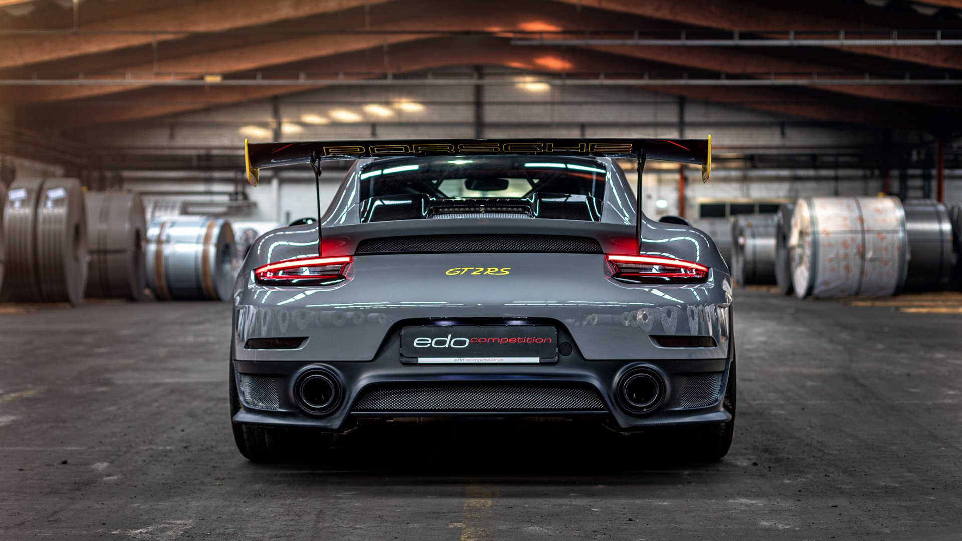 赛道与赛场双线鏖战，F1街道赛的极致攻防，热火末节带走马刺的战术博弈