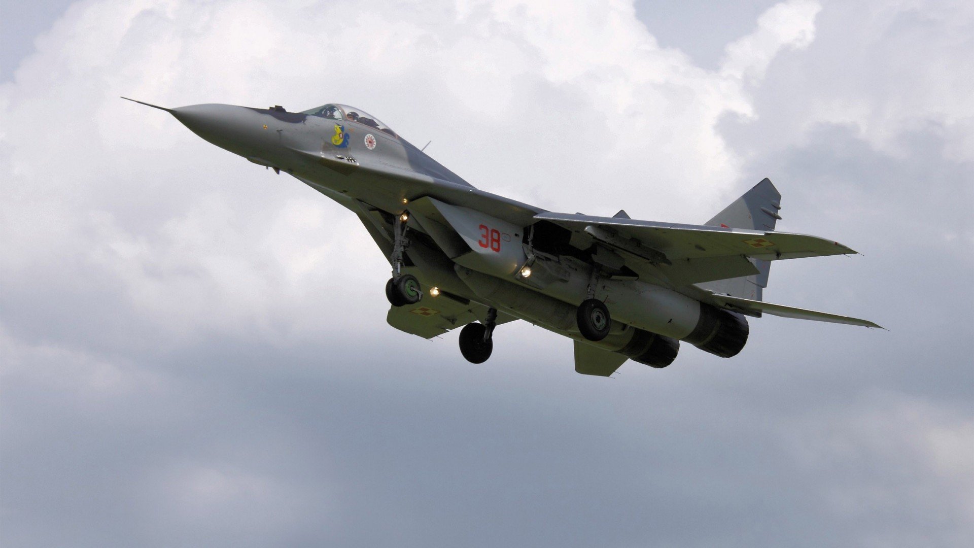 绝境铸就英雄,奥亚尔萨瓦尔冷静推射破僵局,阿尔及利亚2-0收割玻利维亚