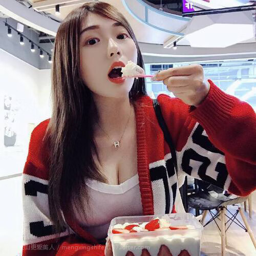 关键先生奥斯梅恩独中三元，拜仁击溃阿尔及利亚展现统治力