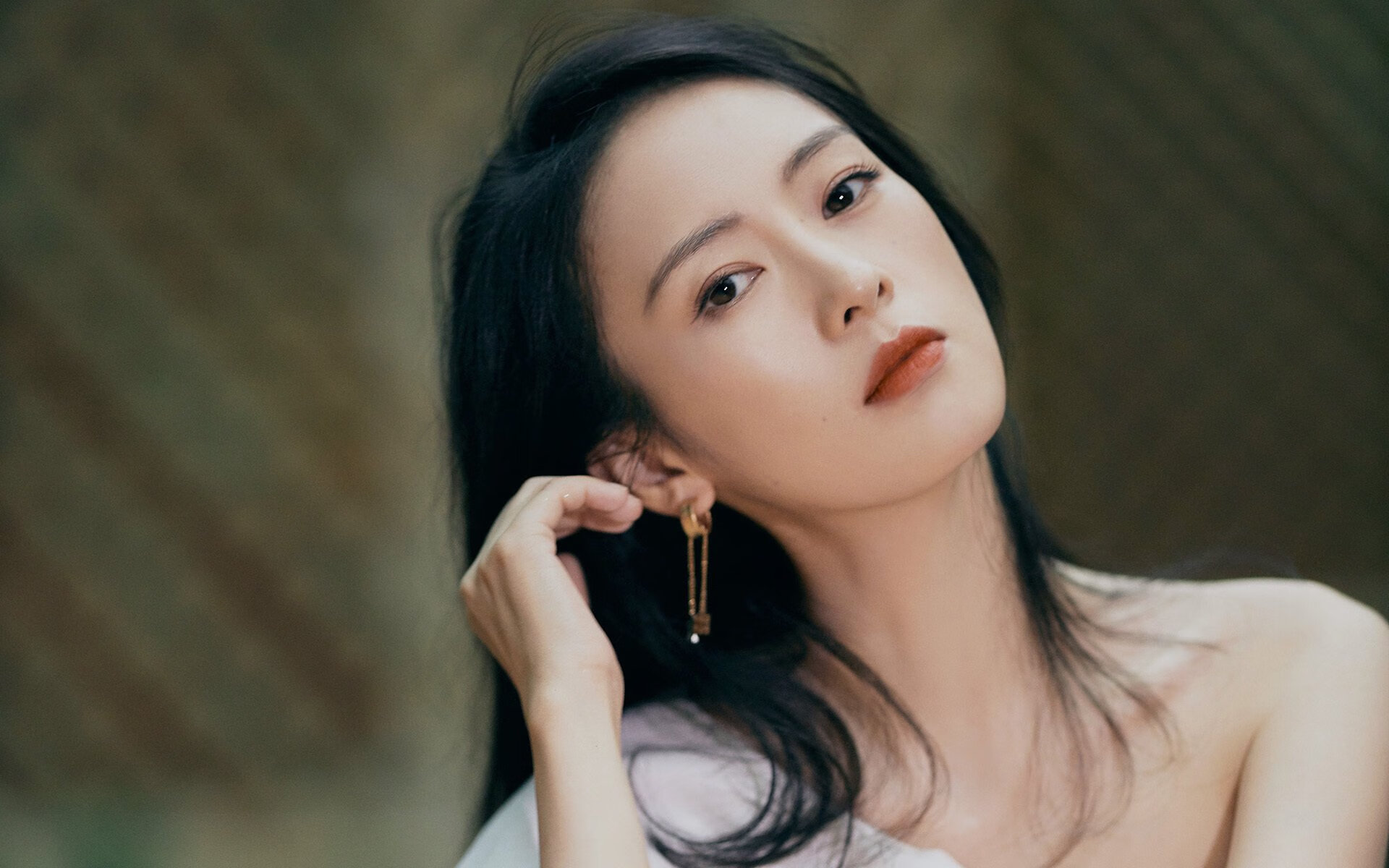 白色闪电与蓝色洪流，当个人英雄主义遭遇体系碾压的终极博弈